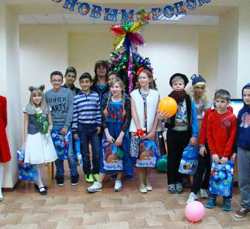 Прошли новогодние праздничные мероприятия «Happy New Year!» для учащихся, изучающих английский язык.