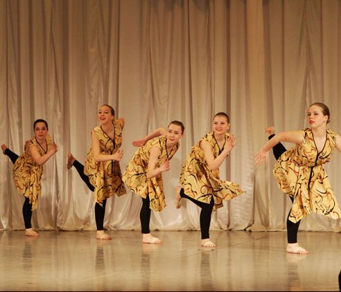 В майские праздничные дни учащиеся хореографического коллектива «Фантазёры» вместе со своими руководителями совершили увлекательную поездку в г. Казань на III Международный фестиваль-конкурс «Крылатый барс».