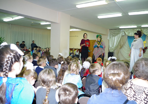 В Камерном зале ДШИ «Гармония» прошел традиционный праздник   «Посвящение в юные таланты».