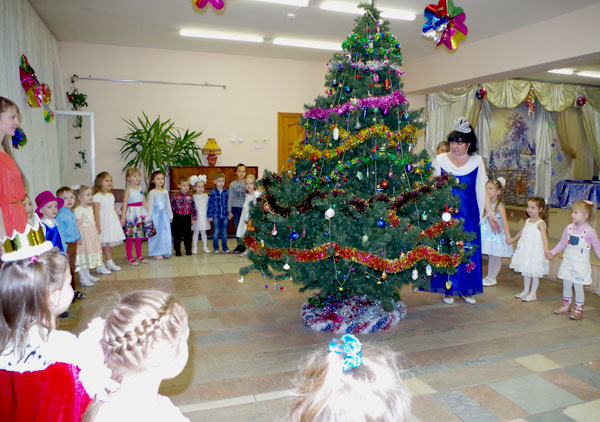 В Детской школе искусств «Гармония» прошли Новогодние представления «Приключения Снегурочки».