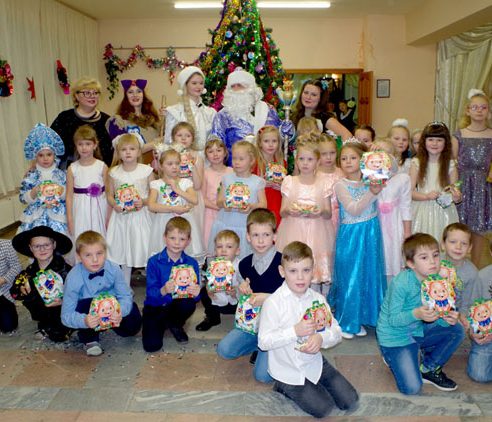 В Детской школе искусств «Гармония» прошли Новогодние ёлки «Приключения Деда Мороза».