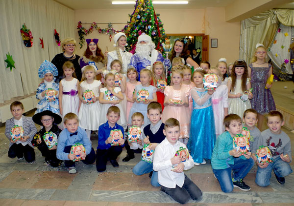 В Детской школе искусств «Гармония» прошли Новогодние ёлки «Приключения Деда Мороза».